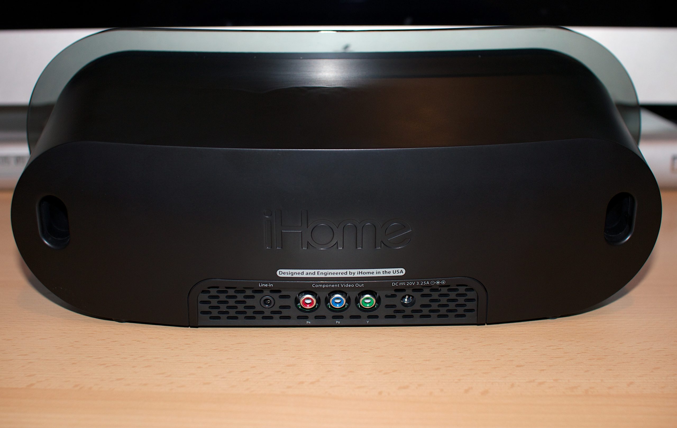ihome_ip3_back