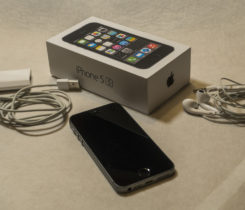 iPhone 5s 16GB Space Gray