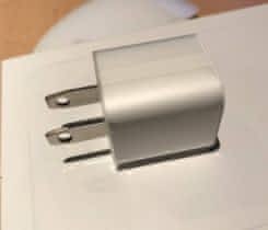 Zástrčka do zásuvky Americký typ.