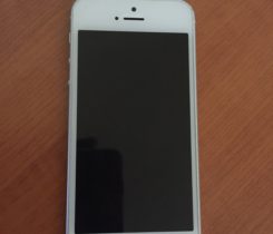 iPhone SE 16GB CZ stříbrný