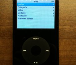 iPod Classic 30 Gb – černý