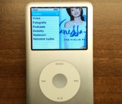 iPod Classic 160 Gb – stříbrný
