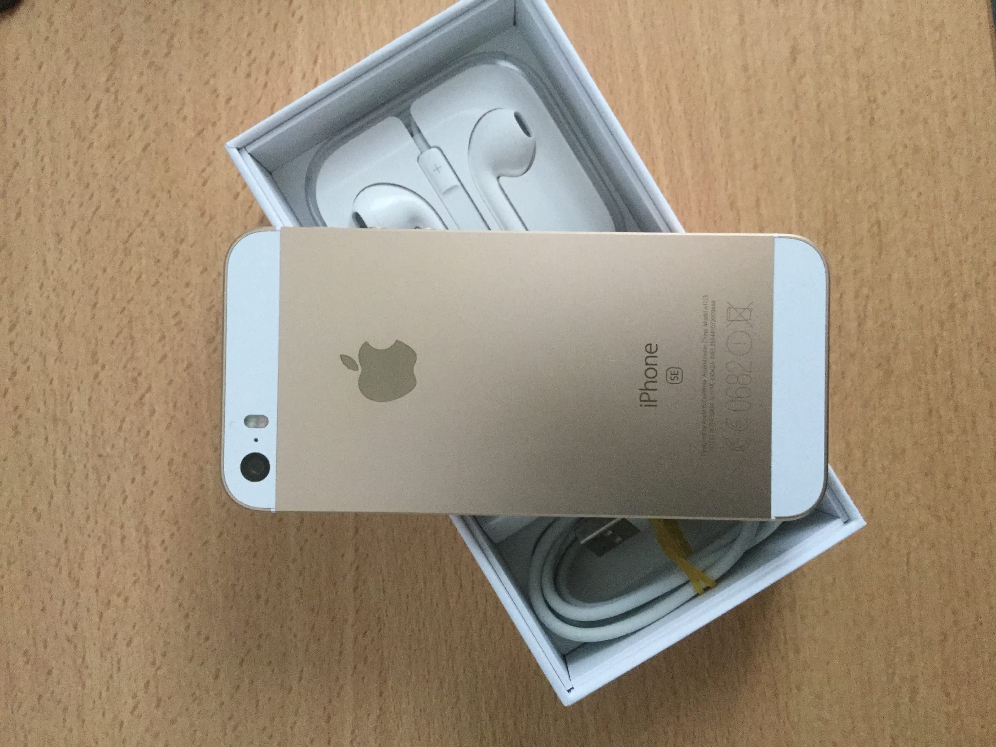 iPhone SE 16GB gold - Apple Bazar