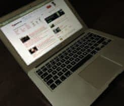 MACBOOK AIR + příslušenství 14k