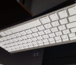 Apple klávesnice