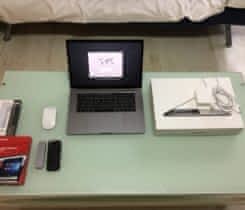 Apple MacBook Pro 15" Retina Touch Bar