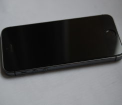 iPhone 5s na náhradní díly