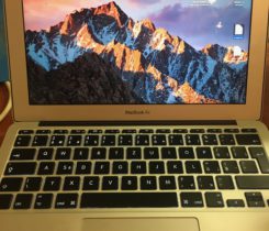 MacBook Air 11" (late 2014)
