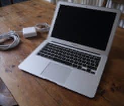 MacBook AIR 13.3"/i5 1.3GHz/4GB RAM/128G