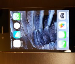 Zachovalý iPhone 4S 16GB vesmírně šedý