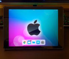 iPad 9,7 ( 2017 ) 32 GB + příslušenství