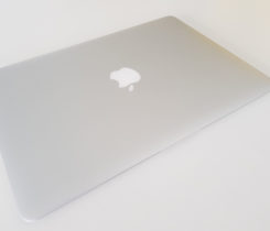 MacbookAir13.3"(2015),8GRAM,256GSSD