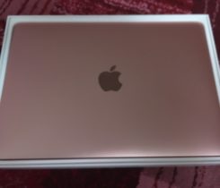 Rose Gold MacBook 12" s Retina displejem