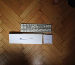 Apple keyboard – poškozená