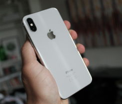 Prodám iPhone X Silver 64 GB + kryt