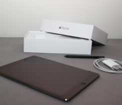 iPad Air 2 – 64 GB + stylus AdonitDash 3