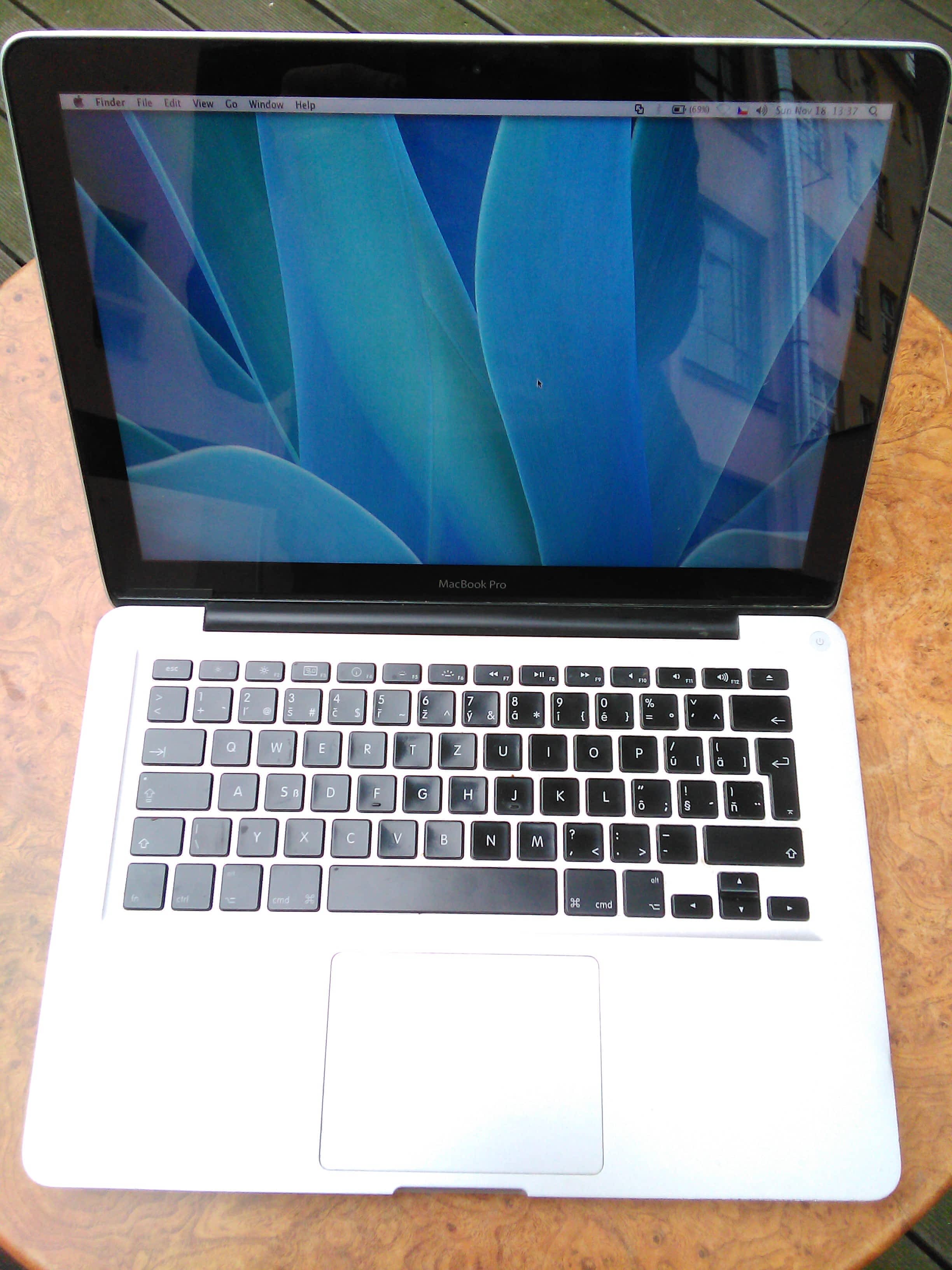 MacBook Pro 13“(Mid-2010),SSD,dobry stav - Apple Bazar