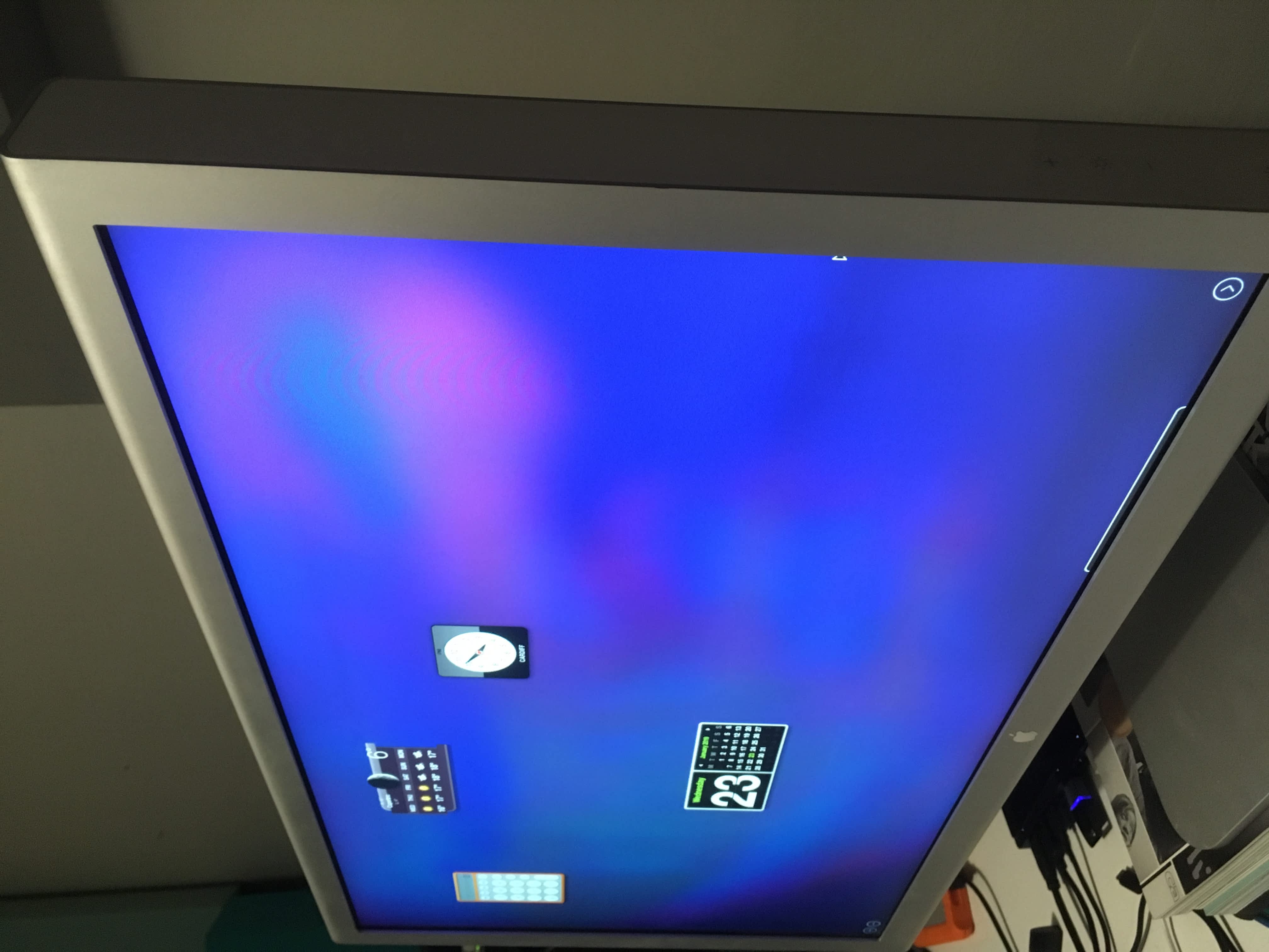 APPLE CINEMA DISPLAY 23" Apple Bazar