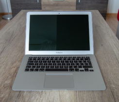 Macbook Air 13", 8GB RAM, 256GB, i5