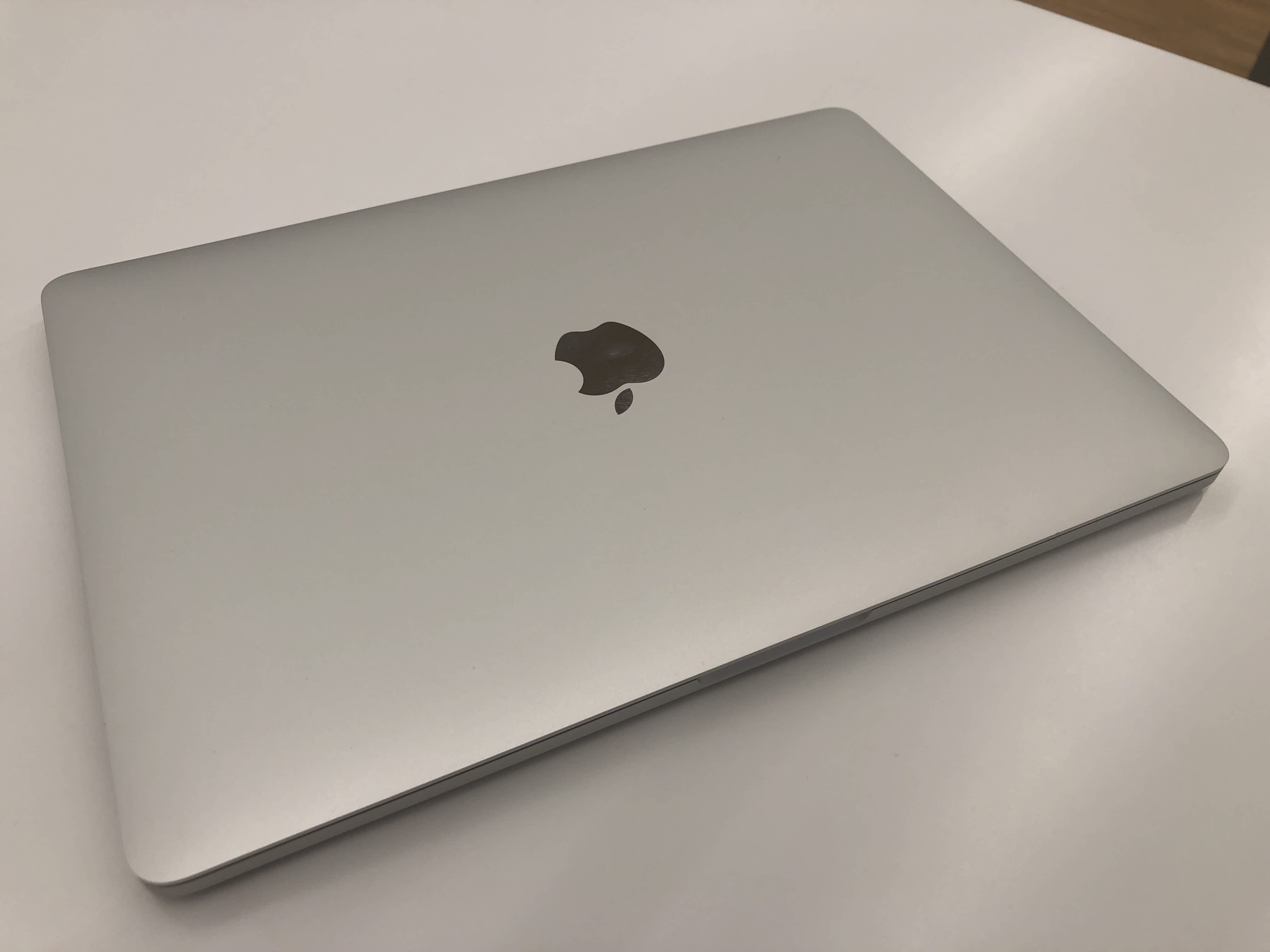 Macbook Pro 13 TB, 512 + magicmouse - Apple Bazar