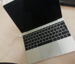 Macbook (2015) S novou klávesnicí.