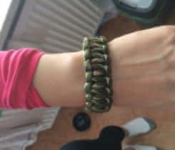 Náramek a nabiječka v jednom.