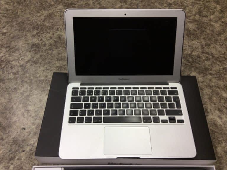 Prodám macbook air A1370 - Apple Bazar