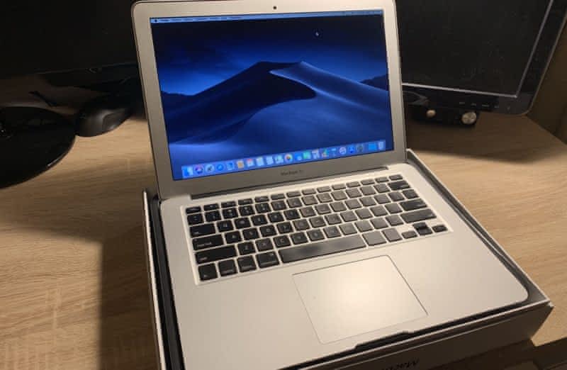 MacBook Air 13” - 8GB RAM, 256 GB SSD - Apple Bazar