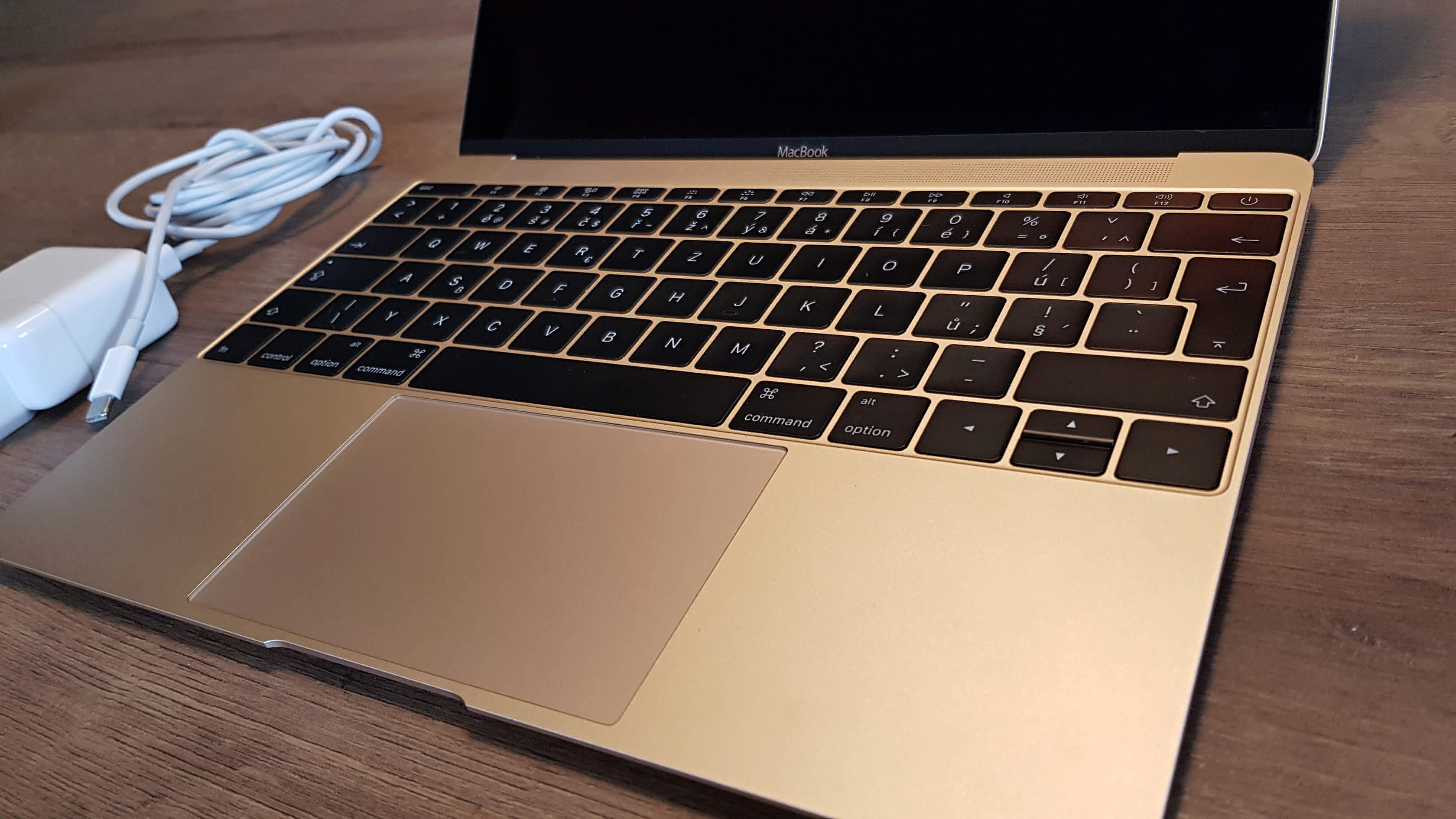Macbook 11 inch 2016 gold foremasx
