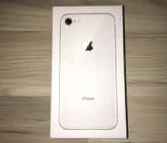 Iphone stříbrný 8