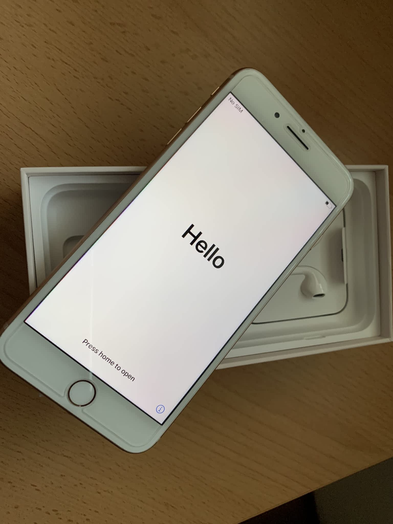 iPhone 8 Plus rosegold 64 GB v záruce Apple Bazar