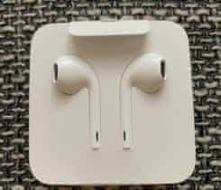 nová sluchátka EarPods