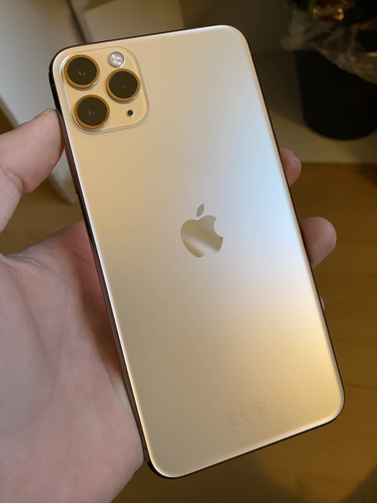 iPhone 11 Pro Max 64GB ゴールド - Apple バザール iPhone 11 Pro Max 64GB ゴールド - Apple バザール