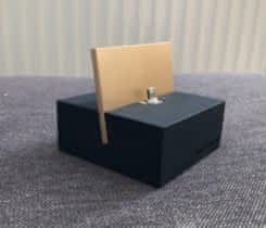 Stojan na mobilní telefon zn. Apple