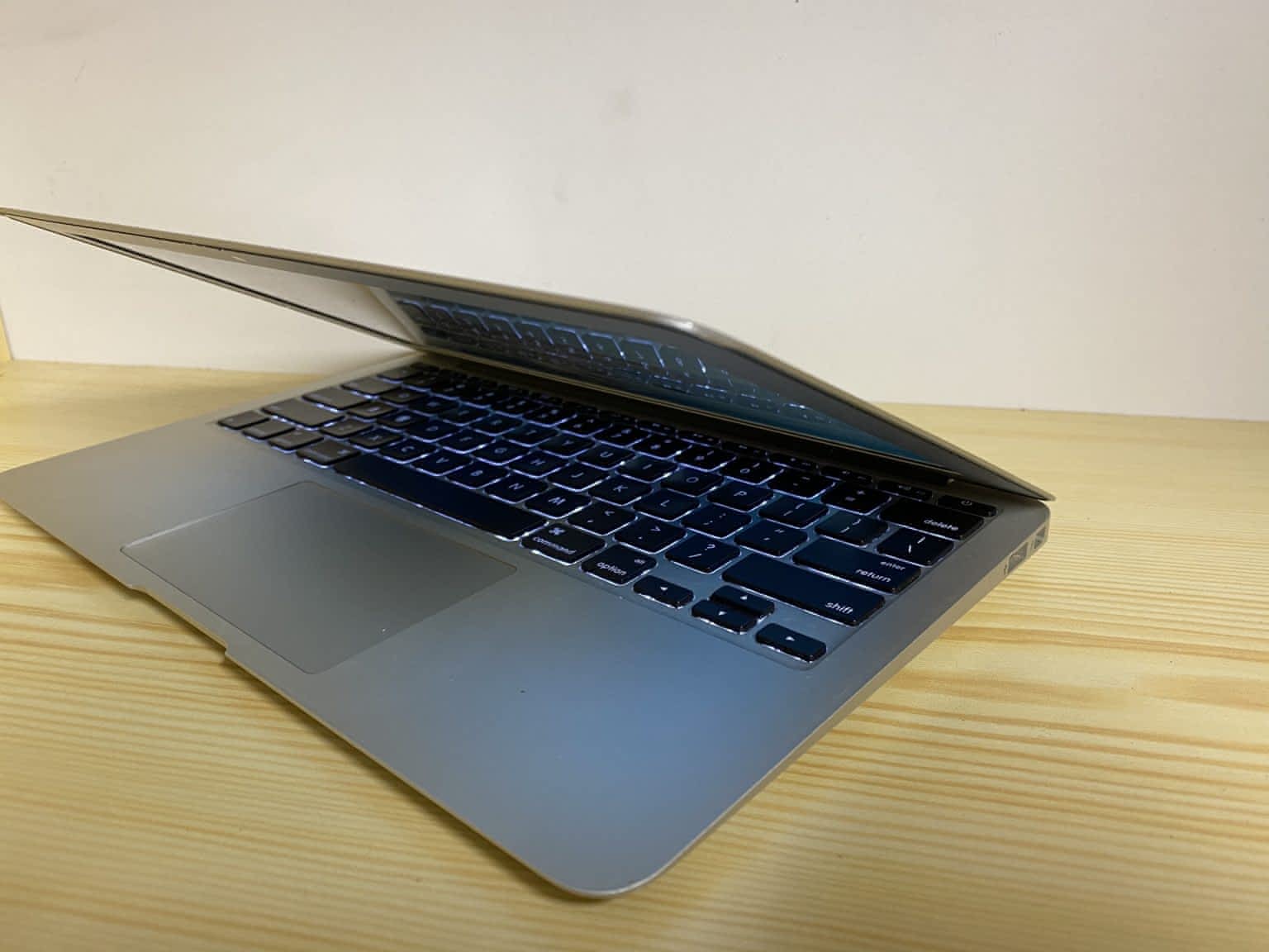 Prodám Apple MacBook Air 11 A1465 250GB!! za 9 000 CZK - 3/2020 - Apple Bazar