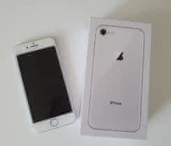 Stříbrný Apple Iphone 8 64GB