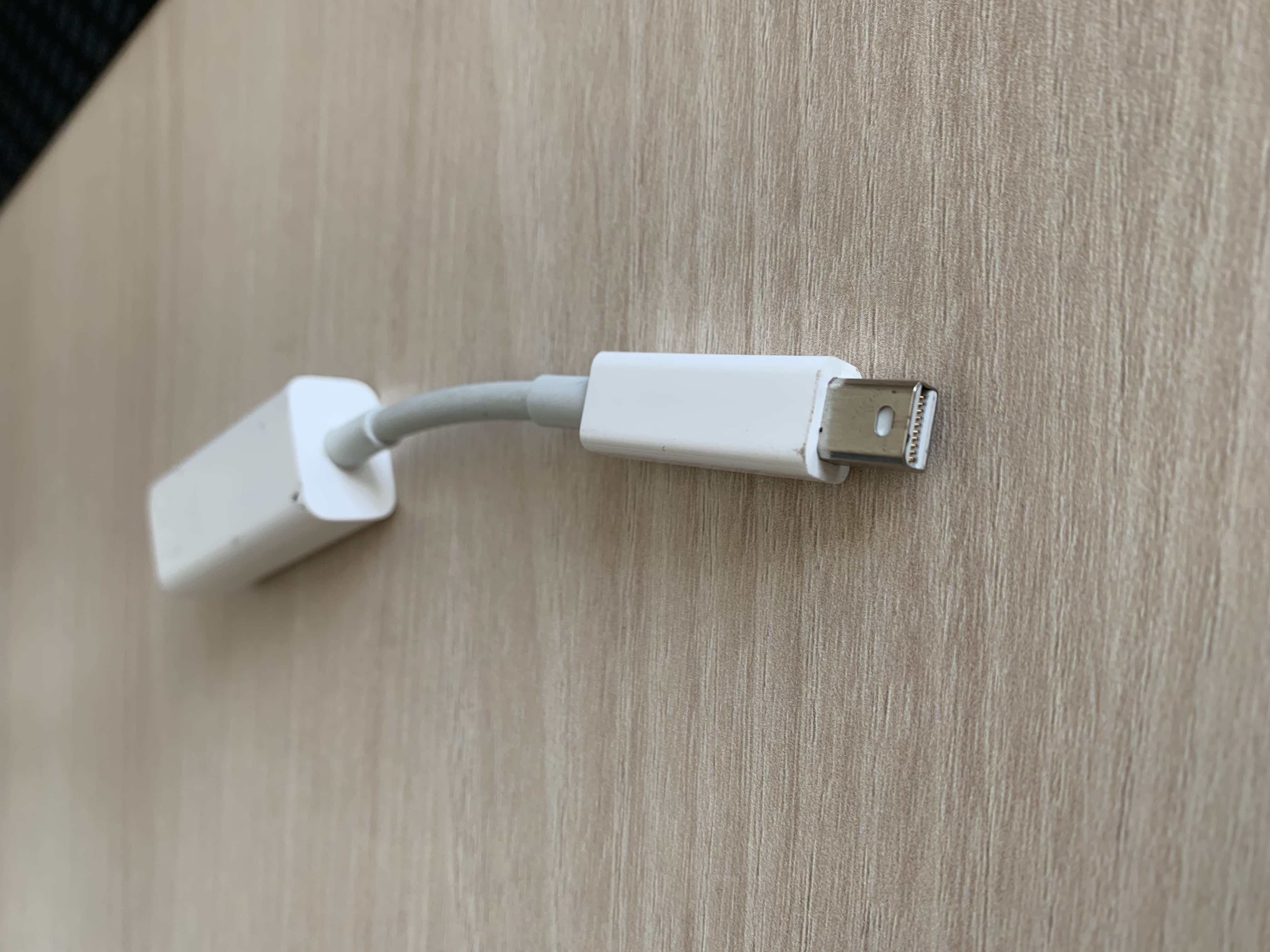 Redukce Thunderbolt 2 to Apple Bazar