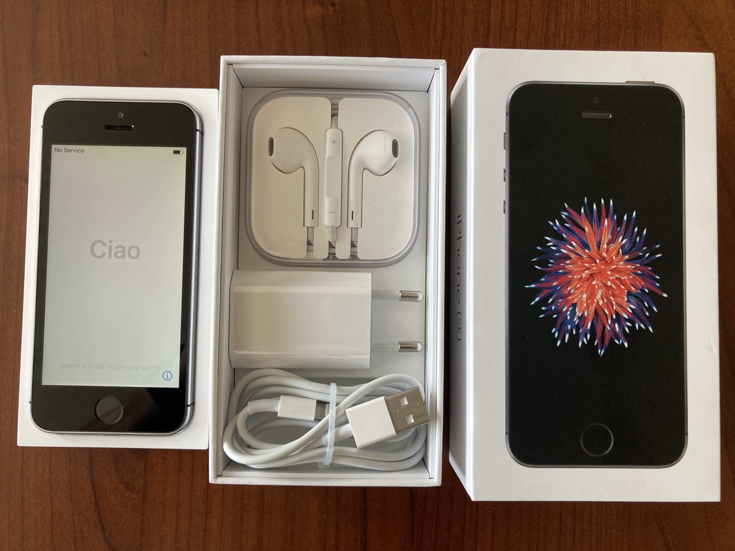 iPhone SE 32GB Space Grey Apple Bazar