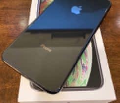 iPhone X 64gb vesmírně šedá.