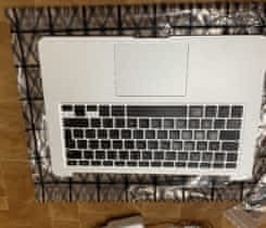 díly: Macbook Air early 2015