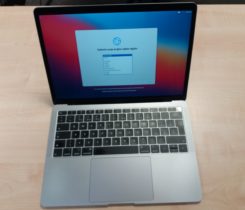 Apple MacBook Air 13,3