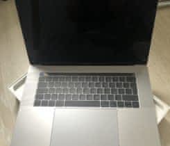 Macbook Pro 15′ 2017 i7 16GB 512GB