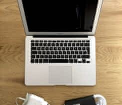 MacBook Air 13.3“ / i5 1.4GHz / 8GB RAM