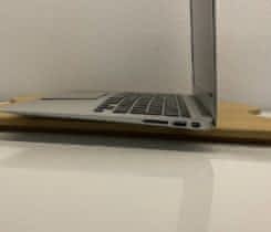 Poškozený MacBook