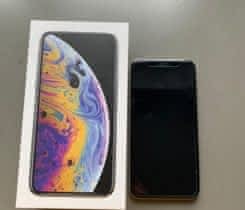 iPhone Xs 64 GB Silver + sluchátka