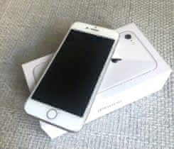 iPhone 8, stříbrný,  64 GB