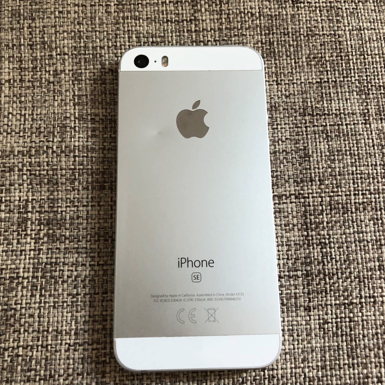 iPhone SE (1.gen) - 32GB, silver - Apple Bazar