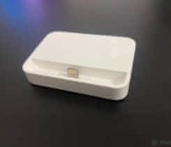 iPhone SE kryty+ nabíjecí stanice