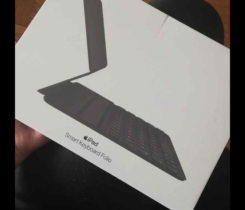 iPad Smart Keyboard Folio