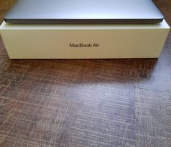 2020, 256 G, Retina, zánovní